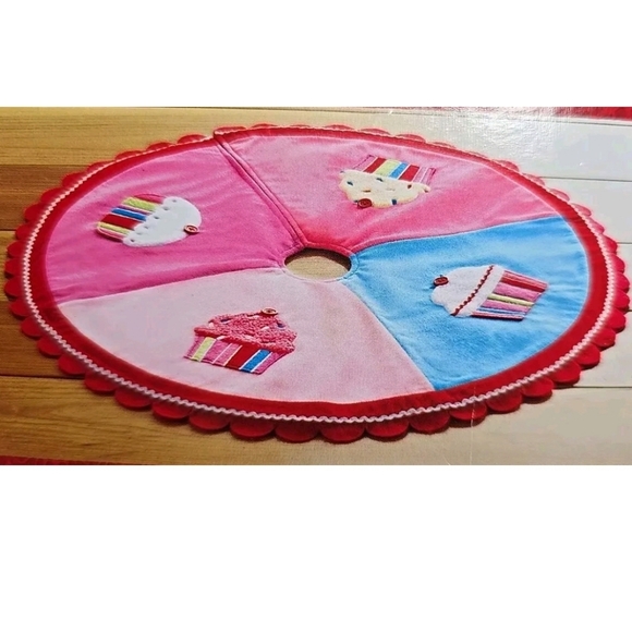 Cupcake Christmas Tree Skirt St Nicholas Square Pink Blue 24" Baker Baking NEW - Picture 3 of 6